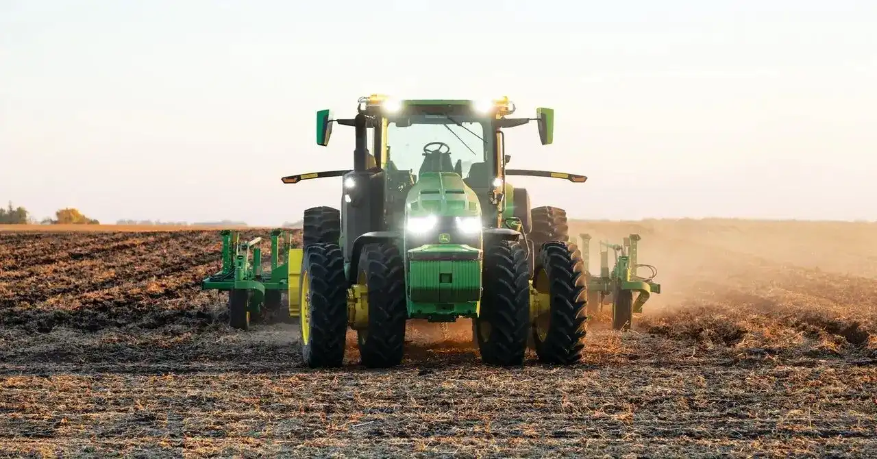 John Deere запускает в продажу автономные тракторы