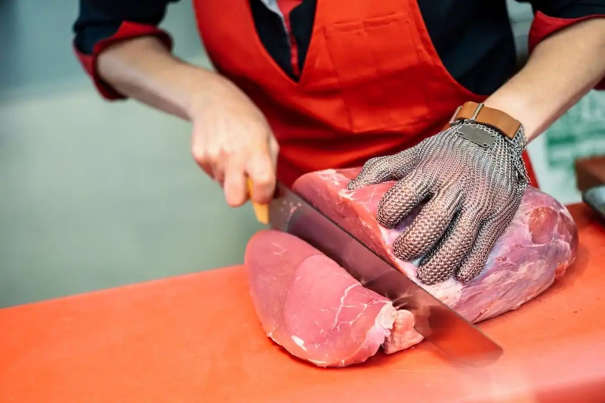 Владимир Макайда: «Цены на мясные продукты не сдержать, если на рынке мясного сырья не запустить механизм конкуренции»