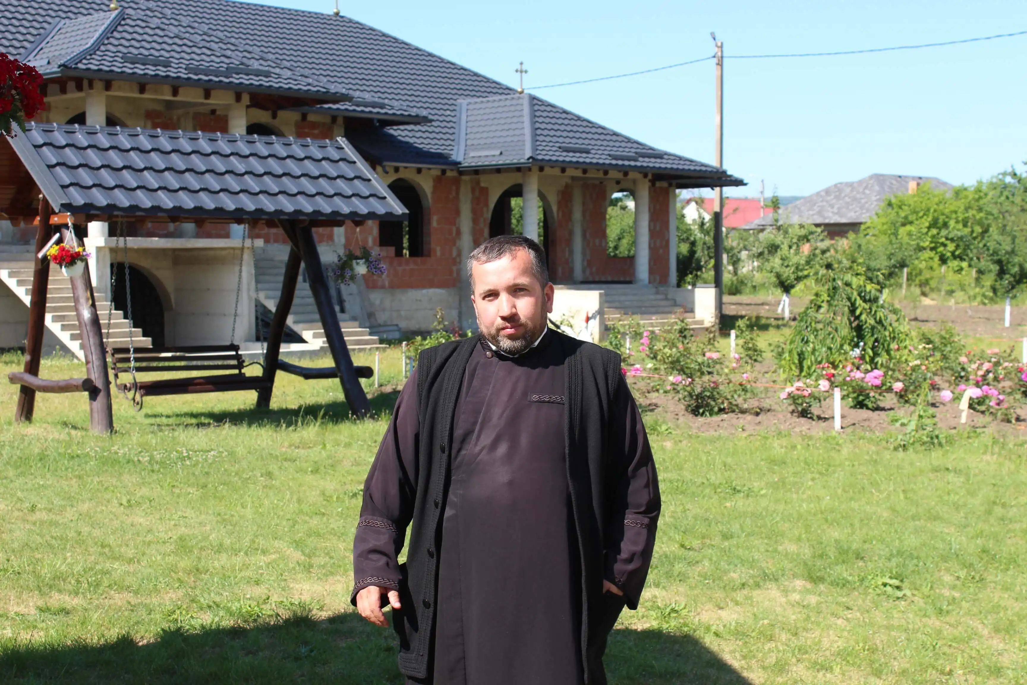 Священник Петру Чобану – один из первых выпускников профучилища Ниспорень по профессии «производитель ягод»