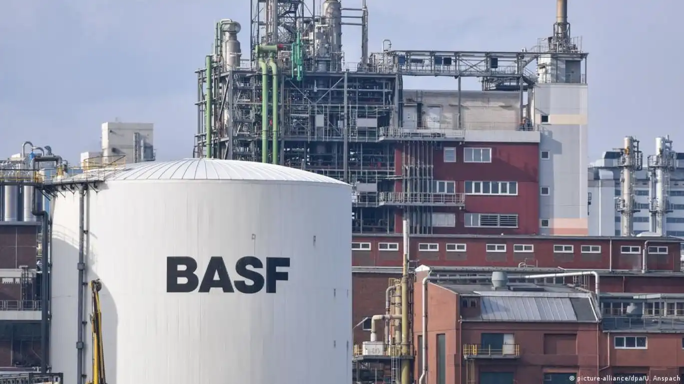 В Германии останавливаются заводы BASF из-за потери российского газа