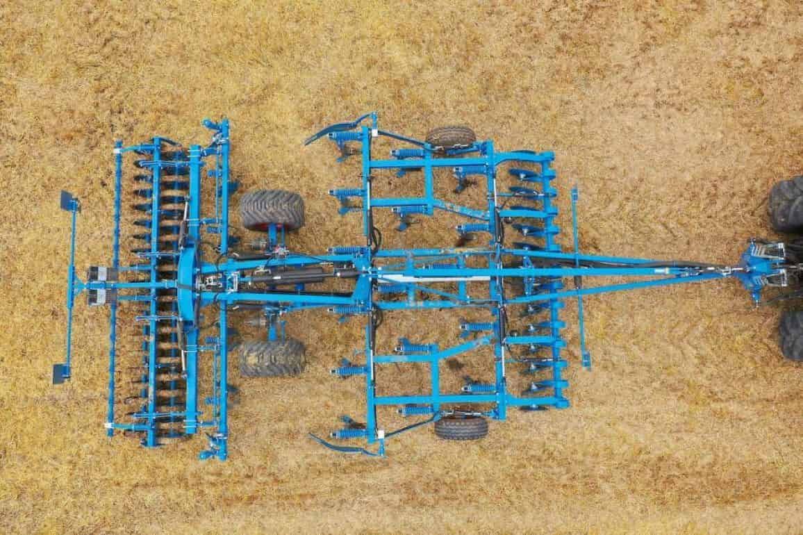 Lemken представил новый культиватор Karat 10   