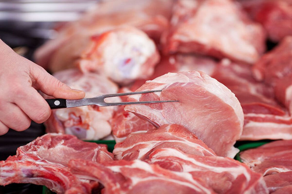 România vrea să interzică importul de miere și carne din Ucraina