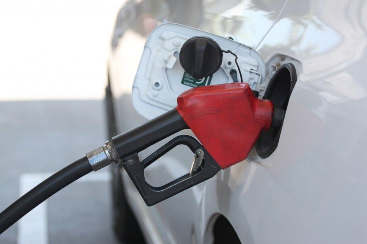 ANRE a aprobat noi prețuri la carburanți: Cu cât se ieftinește motorina