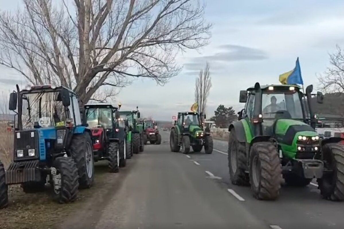 Drumul spre vama Leușeni a fost blocat de agricultorii protestatari