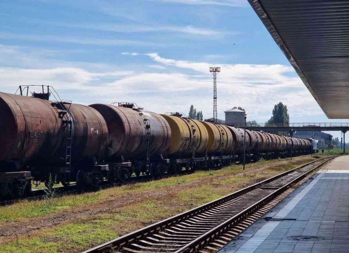 A doua tranșă de motorină română ajunge în R. Moldova