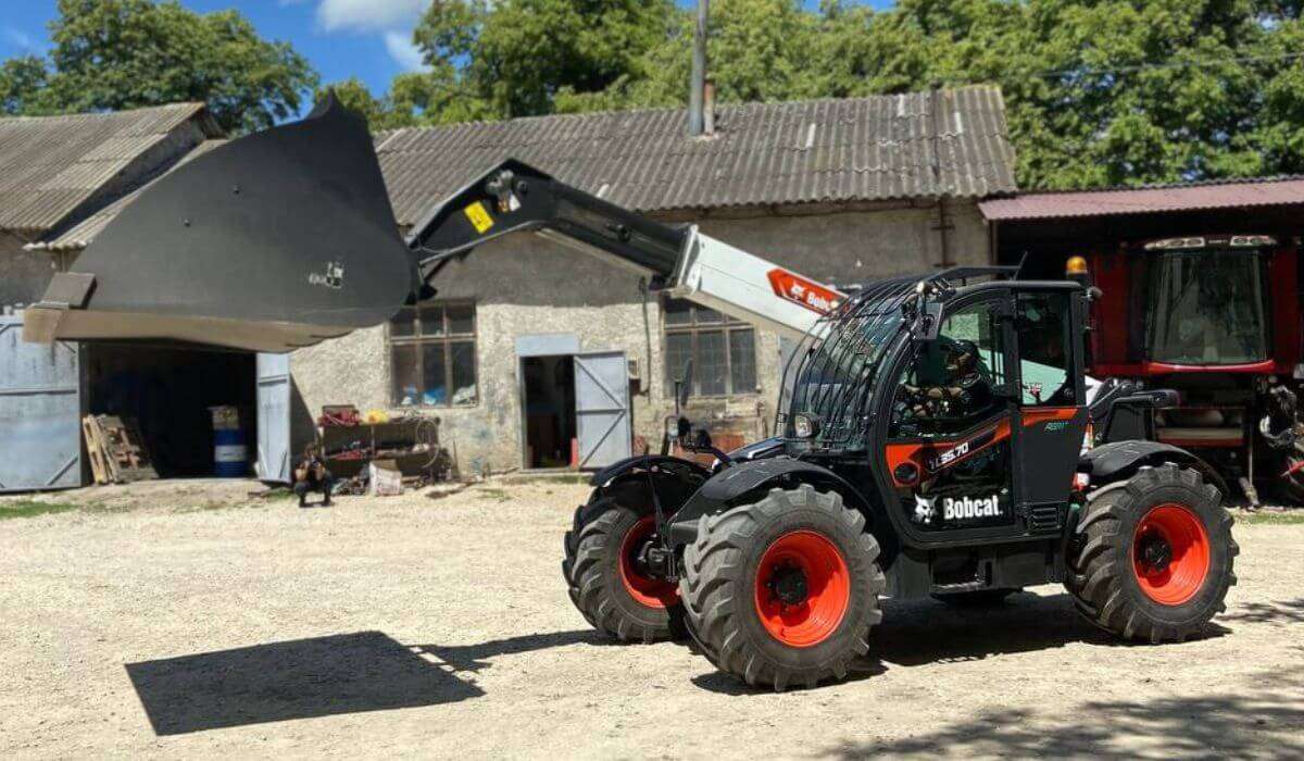 Video | Bobcat TL35.70 — partenerul de încredere al gospodăriei LARGO-TERRA
