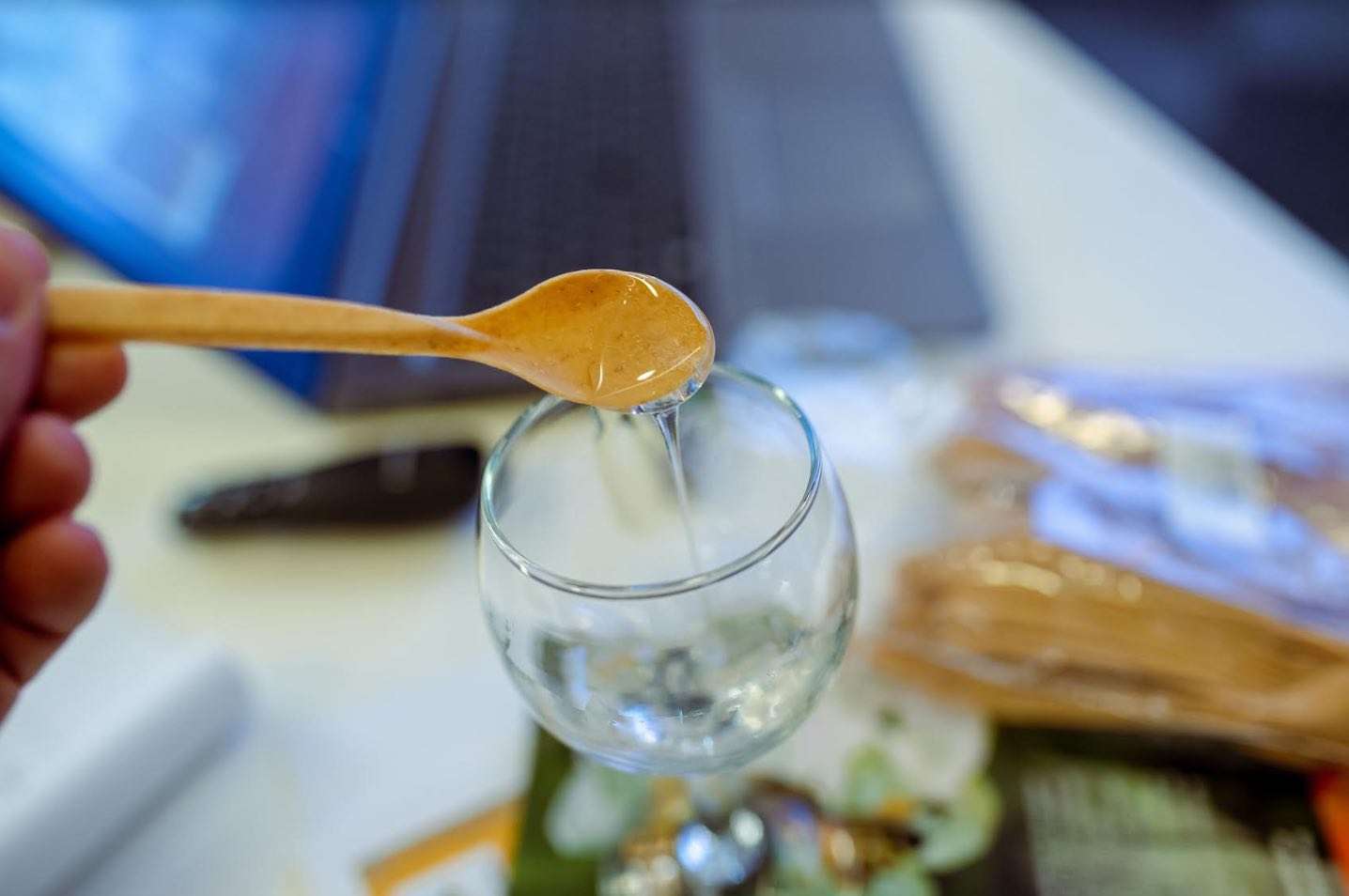 Apicultorii se pot înscrie la cursuri de analiză senzorială a mierii