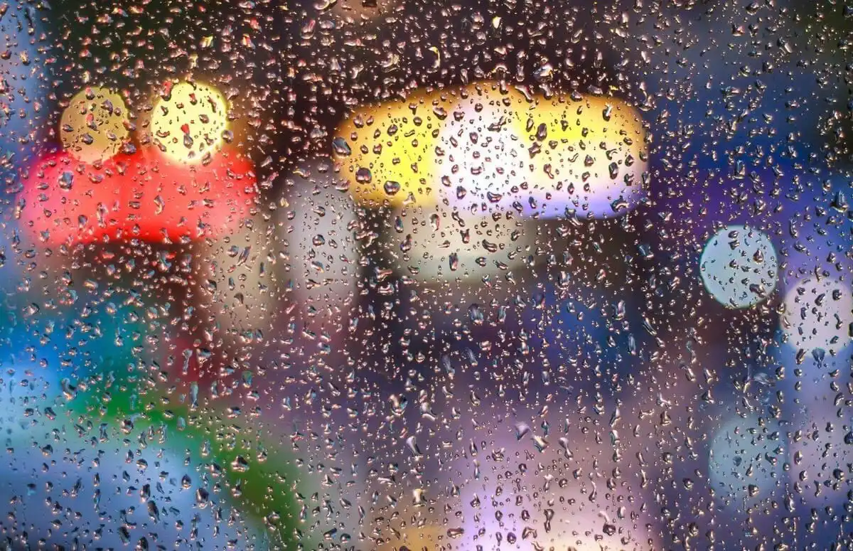 Ne așteaptă o duminică ploioasă: Prognozele meteorologilor