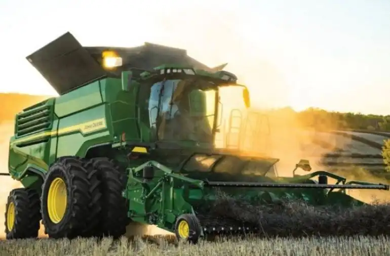 John Deere представил новую линейку жаток для комбайнов серий X, S, T