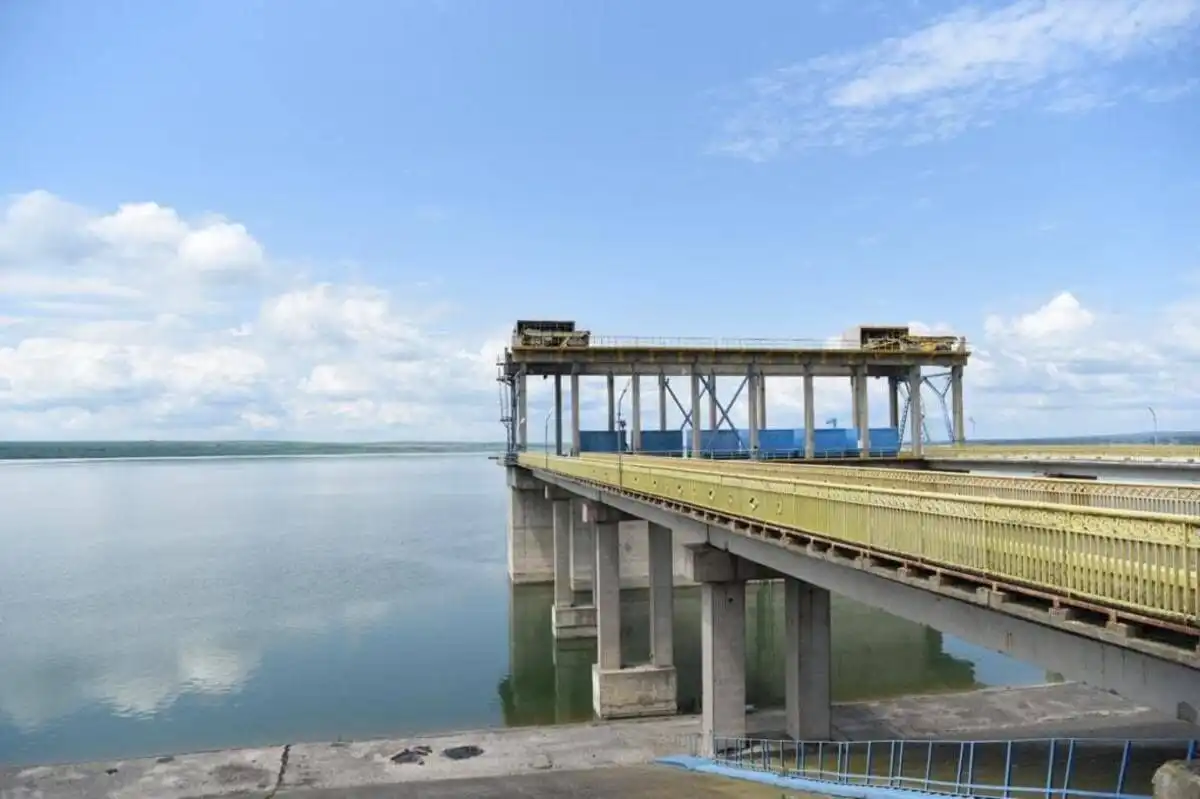 FOTO | Crește nivelul apei în Prut: Ce se întâmplă cu barajul Costești-Stânca