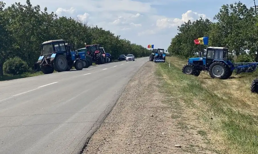 Фермеры разблокировали дорогу