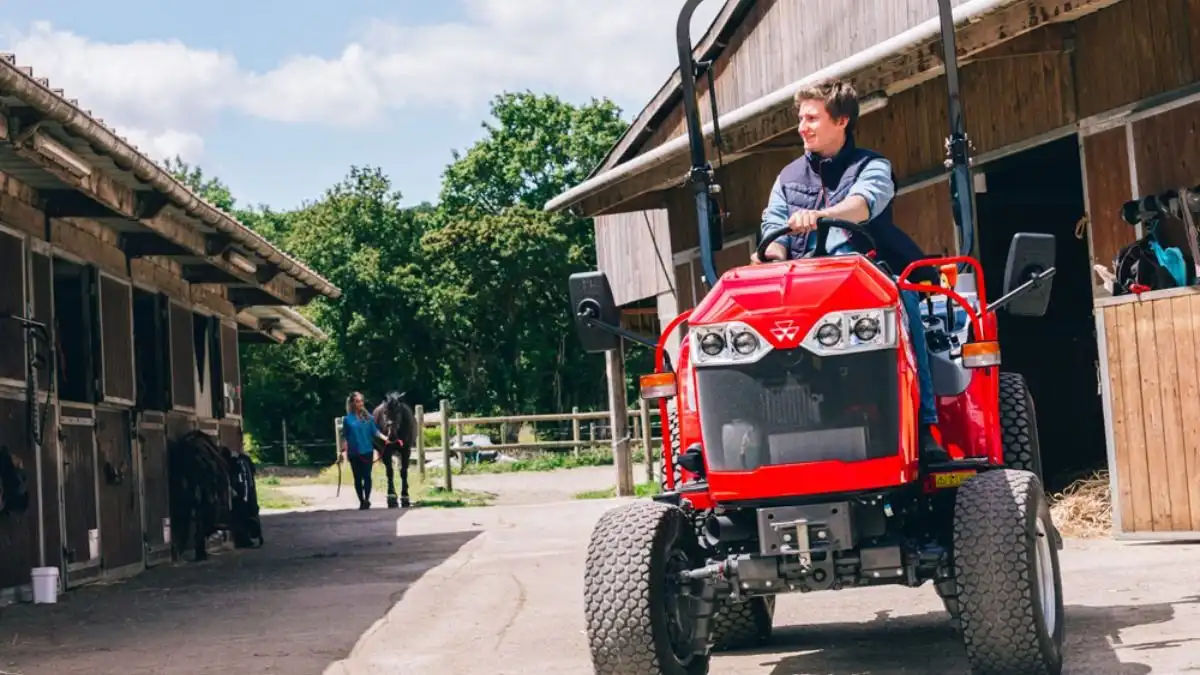 ВИДЕО| Massey Ferguson запустил обновленную серию компактных тракторов