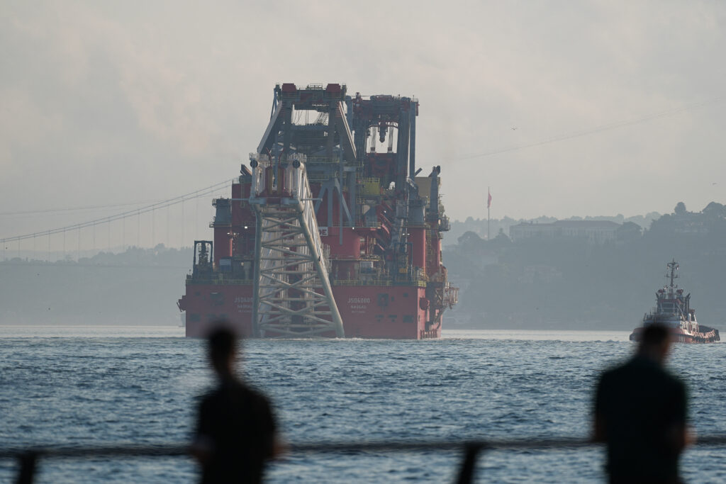 2 — Турция вводит ограничения на морские перевозки в Черном море