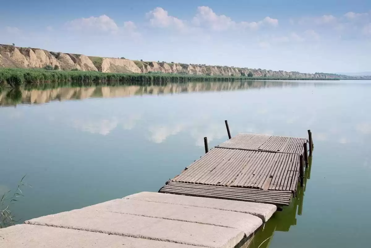 вода